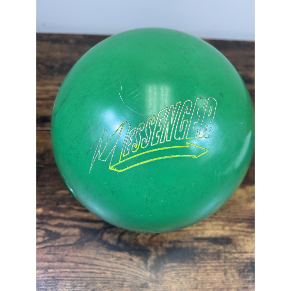 Columbia 300 Messenger Solid Green BOWLING ball 15 lbs 13oz Drilled